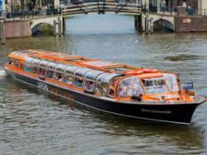 Rederij Lovers Amsterdam rondvaartrederij Centraal Station grachtentocht via Rondvaartvergelijker