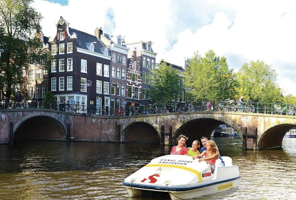 Waterfietsen op de grachten